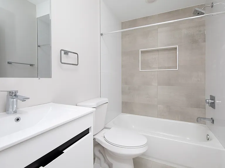 935 W Dauphin St #B — Photo 7