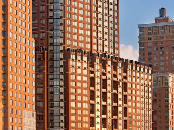 400 Chambers Street image 7 of 18