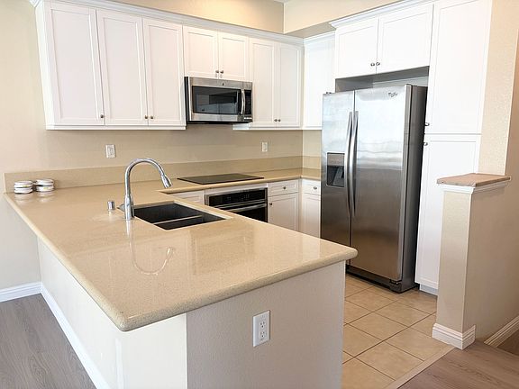 3rd image of 1021 Chandler Dr