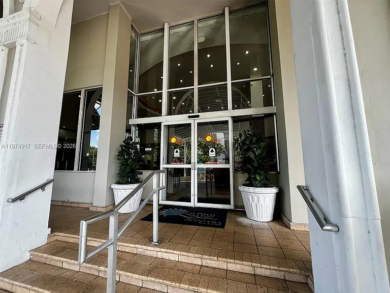 19201 Collins Ave #432 — Photo 4
