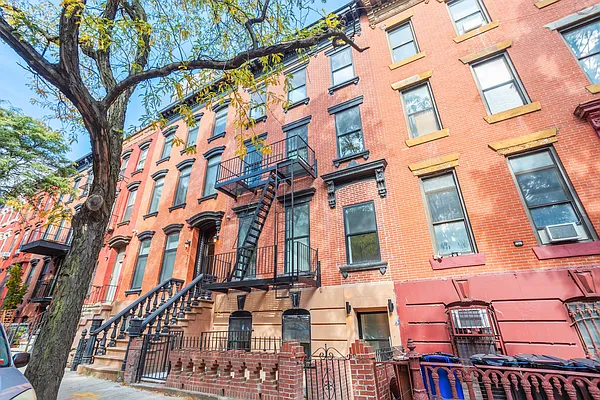 Rented by Reavis | media 26