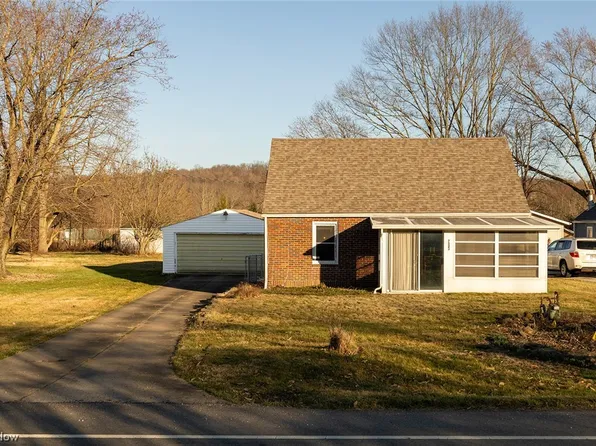 7523 S Cleveland Massillon Rd, Clinton, OH 44216
