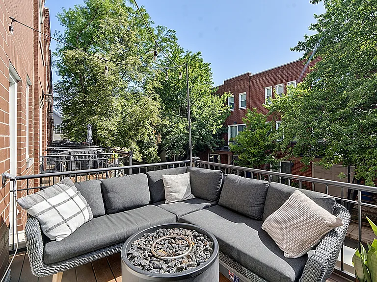 2809 N Wolcott Ave #I — Photo 2