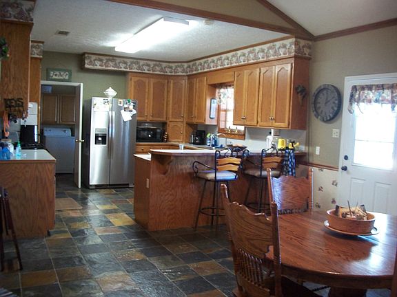 4th image of 2604 W Avenue B St