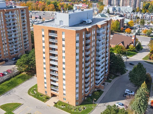 15 Sewells Rd #606, Toronto, ON M1B 3V7