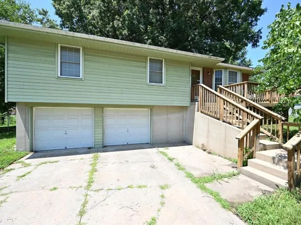 10526 N Walnut St, Kansas City, MO 64155