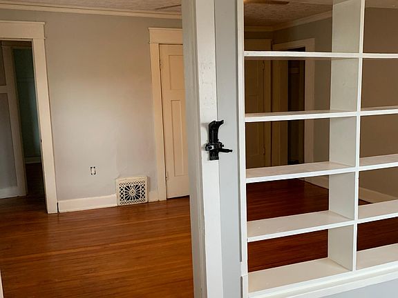 5th image of 802 N College Ave APT 4