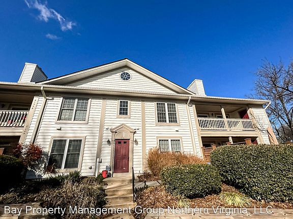 2nd image of 6100 Essex House Sq #B