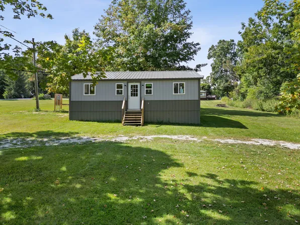 4646 Lakeside Dr, Cloverdale, IN 46120