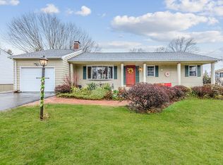 41 N Pearson Dr, Warwick, RI 02888