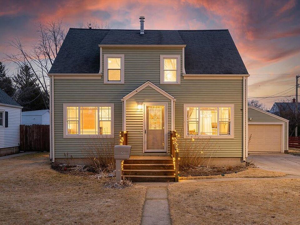 1st image of 1124 Division STREET