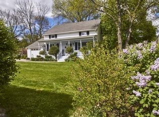 11 Windsor Rd, West Milford, NJ 07480