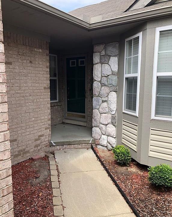 1st image of 22666 Woodcreek Dr