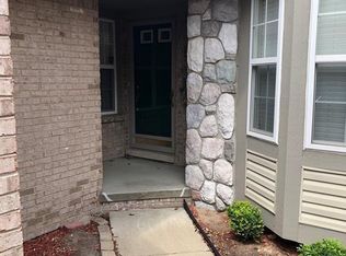 22666 Woodcreek Dr, Taylor, MI 48180