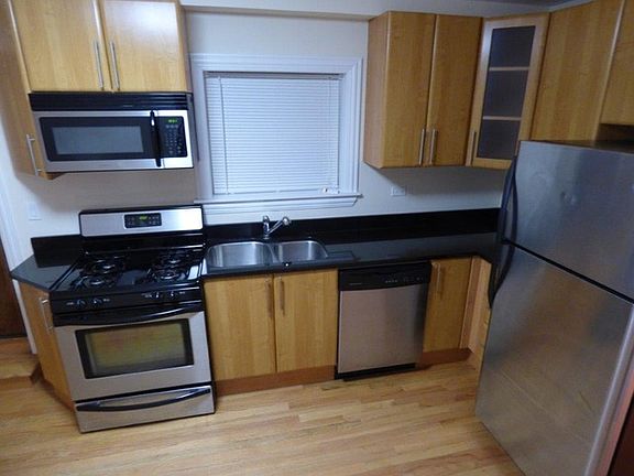 2nd image of 2654 W Lunt Ave #G