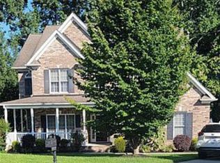 424 Southern Woods Dr, Winston Salem, NC 27107