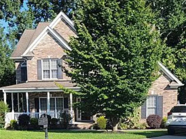 424 Southern Woods Dr, Winston Salem, NC 27107