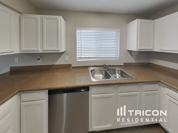 5th image of 8828 W Whitton Ave