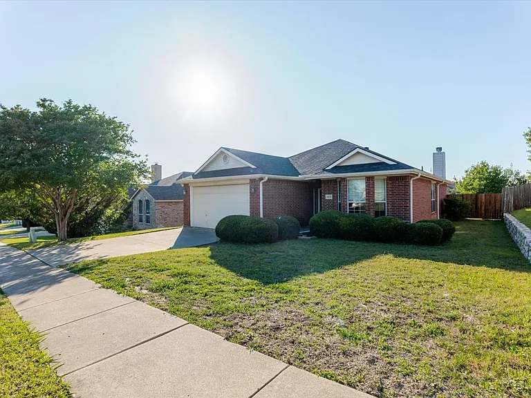 10332 Trevino Ln — Photo 2