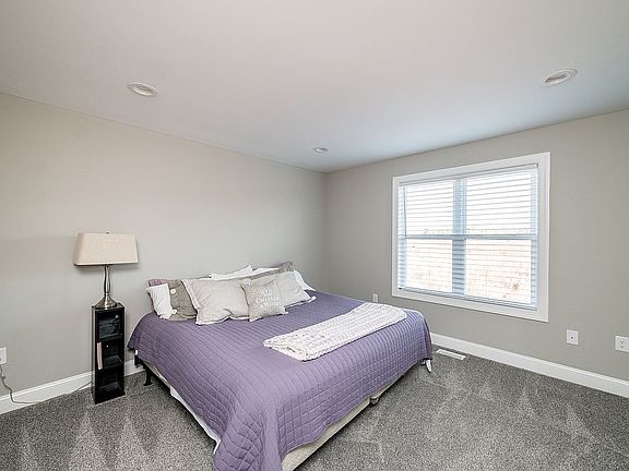 5th image of 155 Emanuel Ct