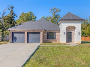 927 Magdalena St, Sulphur, LA 70663