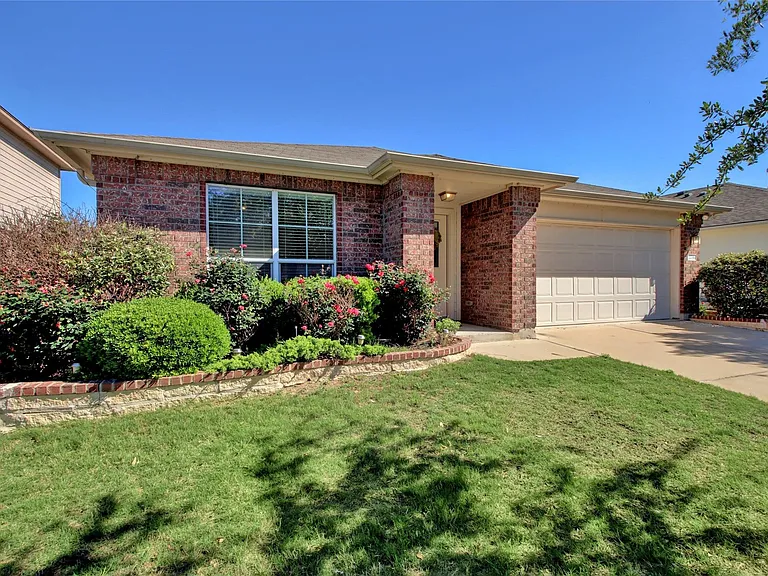 2731 Herrington Cv — Photo 3