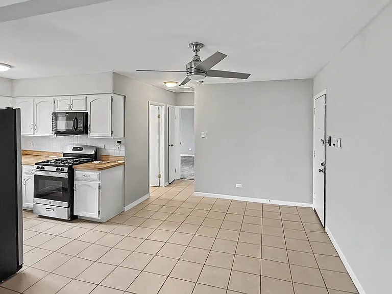 1110 Chalet Dr #301 — Photo 2