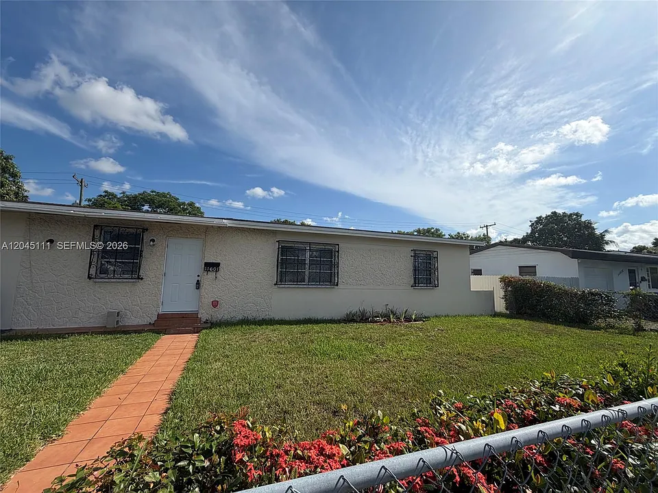 11601 Pinkston Dr