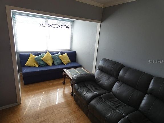 2nd image of 2001 Greenbriar Blvd APT 13