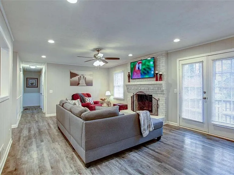 Shannon Ln — Photo 8