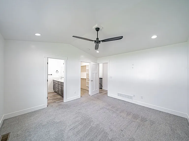 3258 Harlow Dr — Photo 3