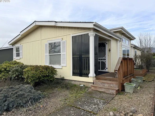 2242 Maia Loop, Springfield, OR 97477