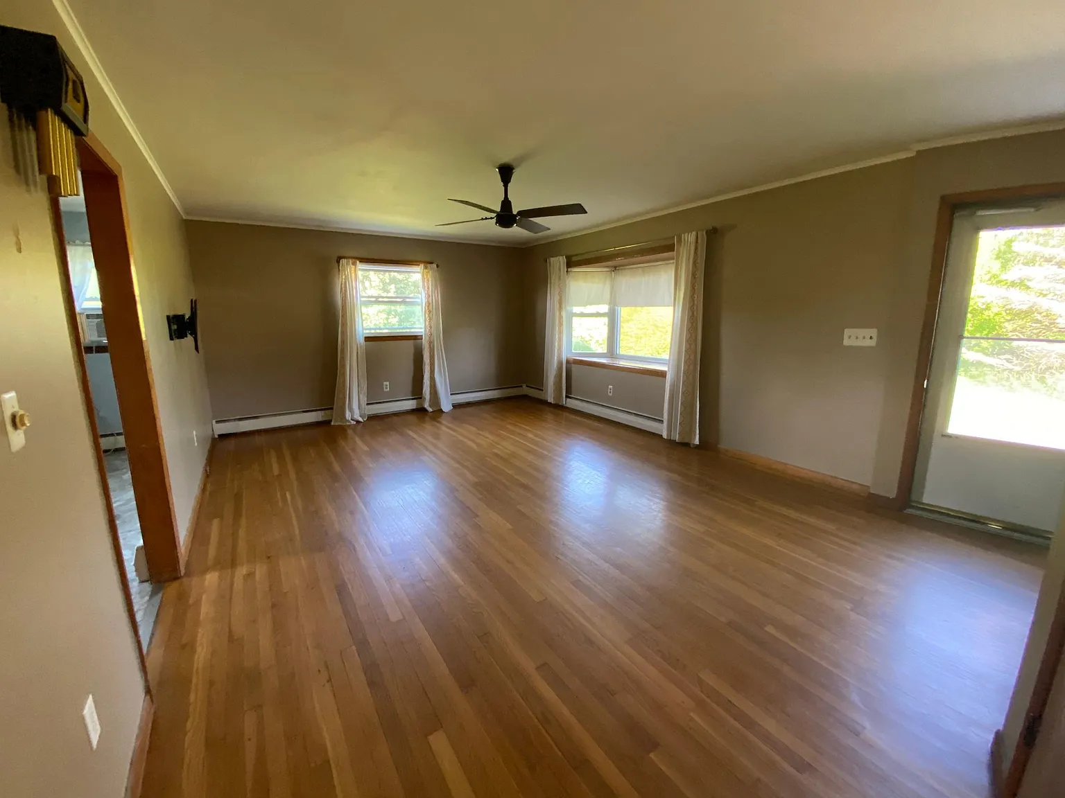 3 bed, 1248 sqft, $2,850 — Photo 3