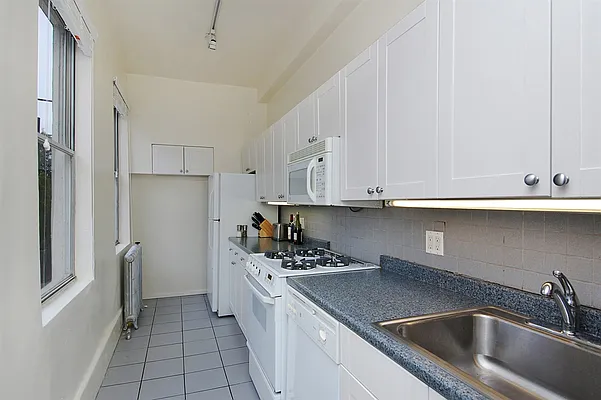 Rented by Corcoran | media 8