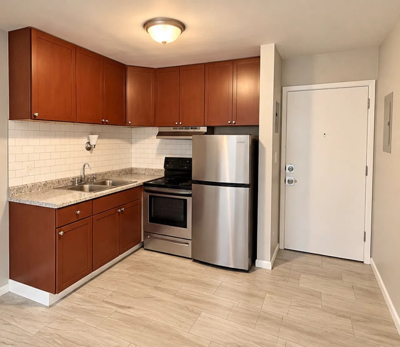 1089 York Ave — Photo 1