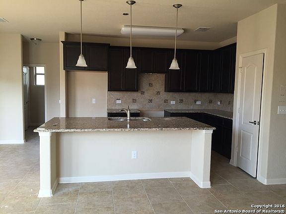 4th image of 2215 Lily Pad Ln