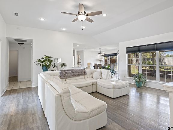 2nd image of 114 Diane Ln