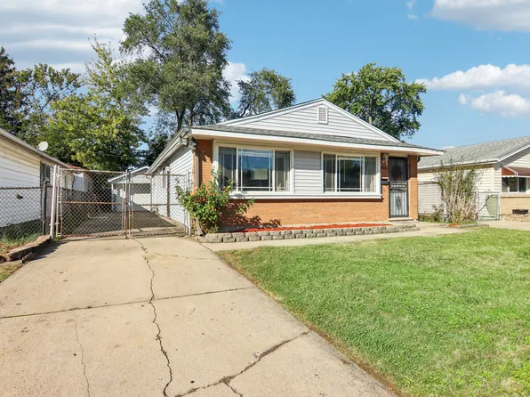 3204 Emery Ln, Robbins, IL 60472