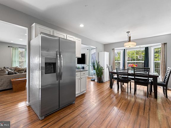 5th image of 11 Tenbrooke Ct