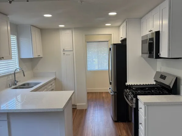 Brea Townhomes, 204 E Ash St APT 5, Brea, CA 92821