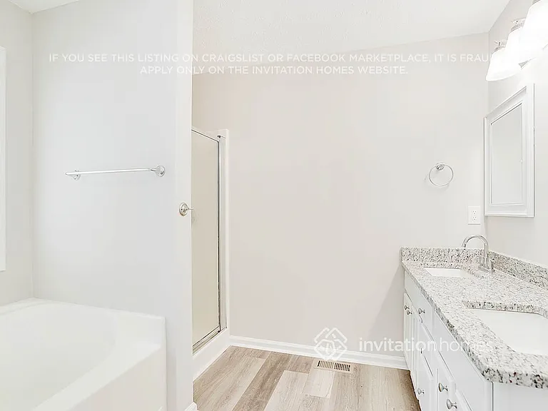196 Paradise Xing — Photo 15