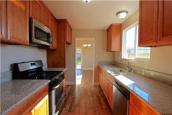 4th image of 1008 Glenshaw Dr