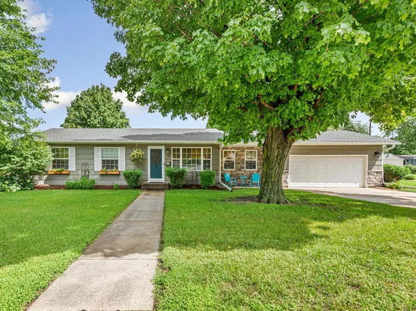 1118 Home Pl, Faribault, MN 55021