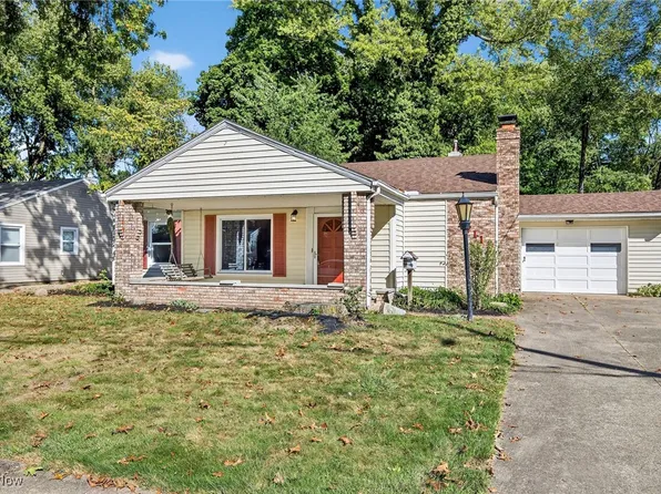 2711 Ironwood St, Cuyahoga Falls, OH 44221