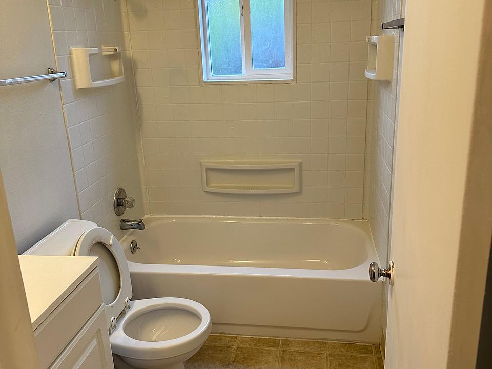 2nd image of 822 E Baldwin Ave APT 2