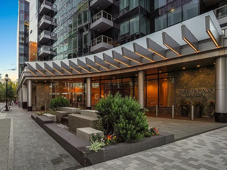 22 Liberty Dr #9G — Photo 26