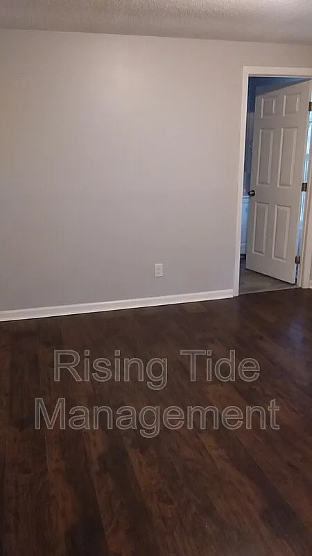 3 bed, 2.0 bath, 1008 sqft, $1,150 — Photo 3