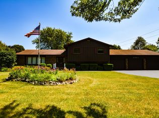 3001 N Maple Tree Ln, Wadsworth, IL 60083