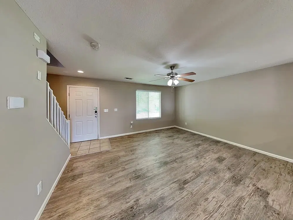 4 bed, 1470 sqft, $1,500 — Photo 2