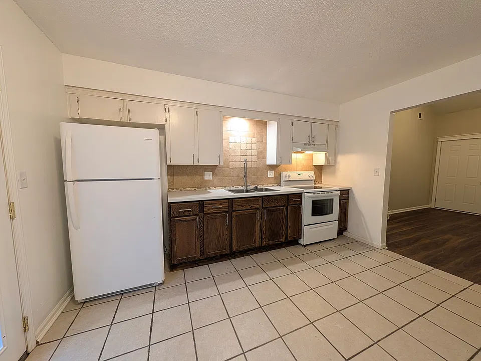 414 N Iowa St